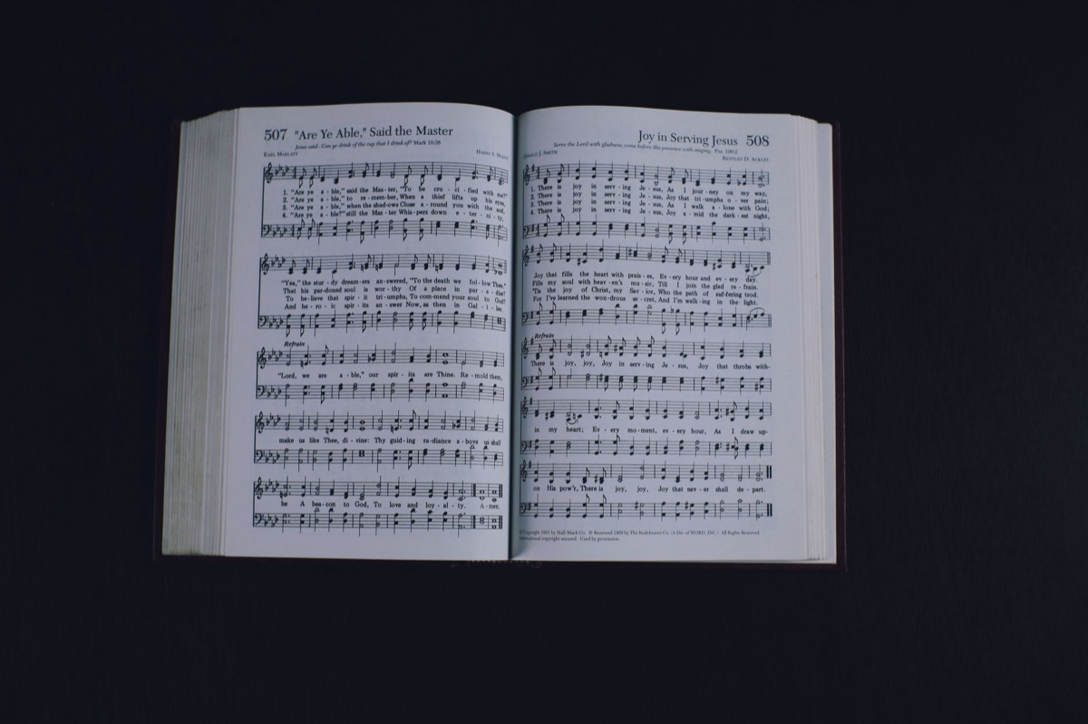 K-pop intro: pista musical con letras