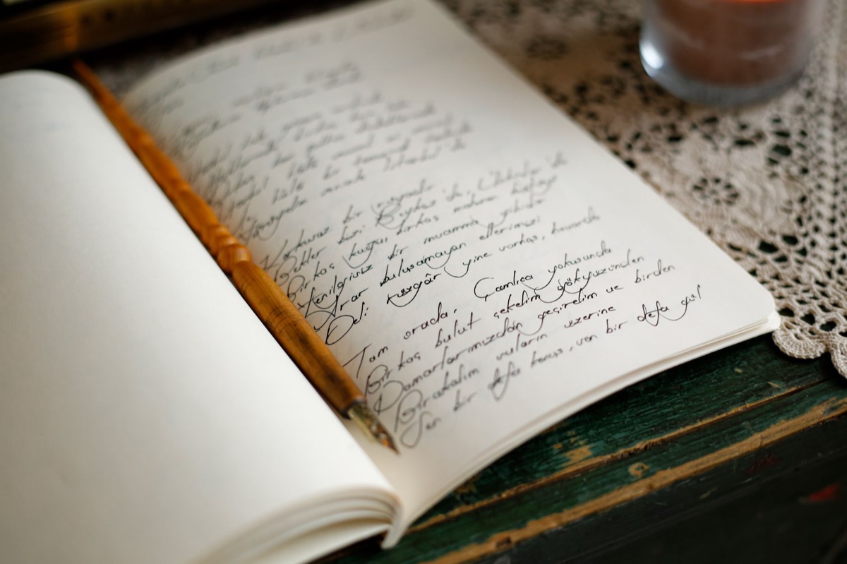 Notizbuch mit handschriftlichen Notizen