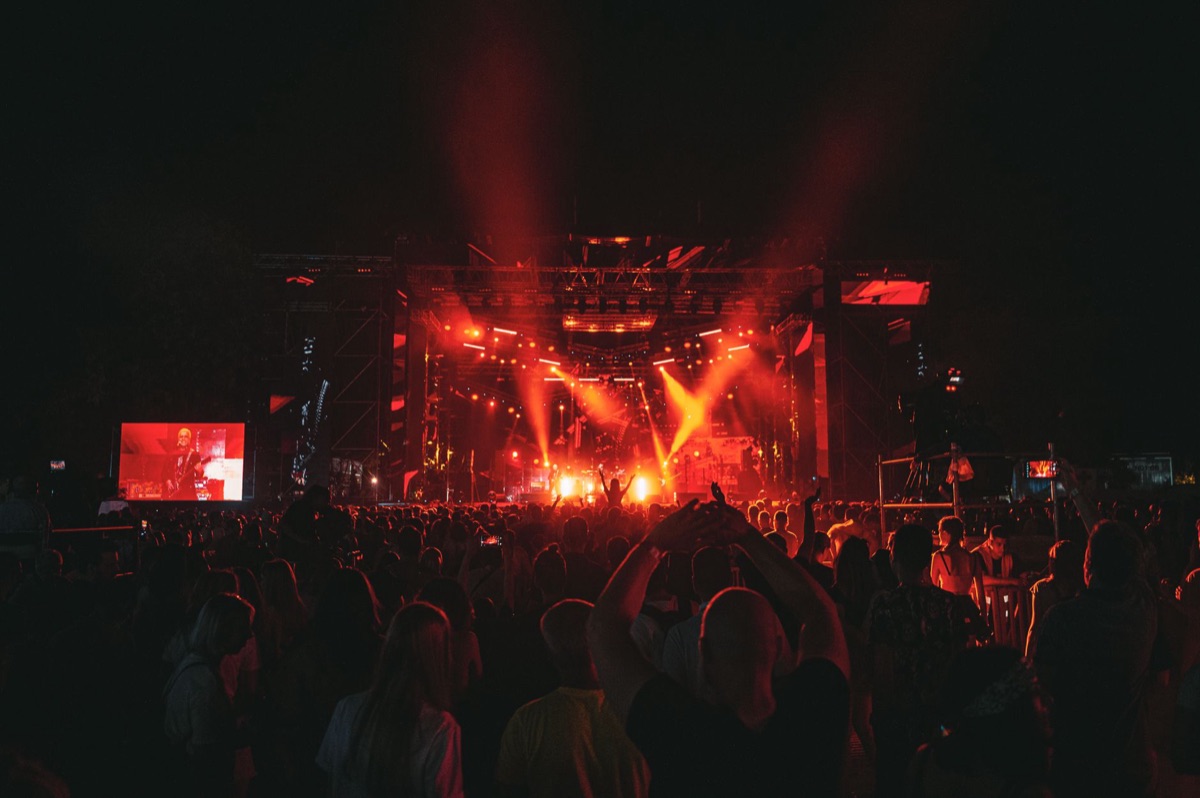 Retro K-pop stage lighting