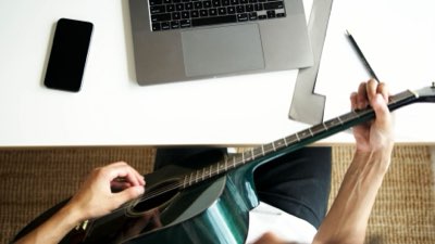 Musik als Brücke: K-Pop verbindet Kulturen durch Gefühl