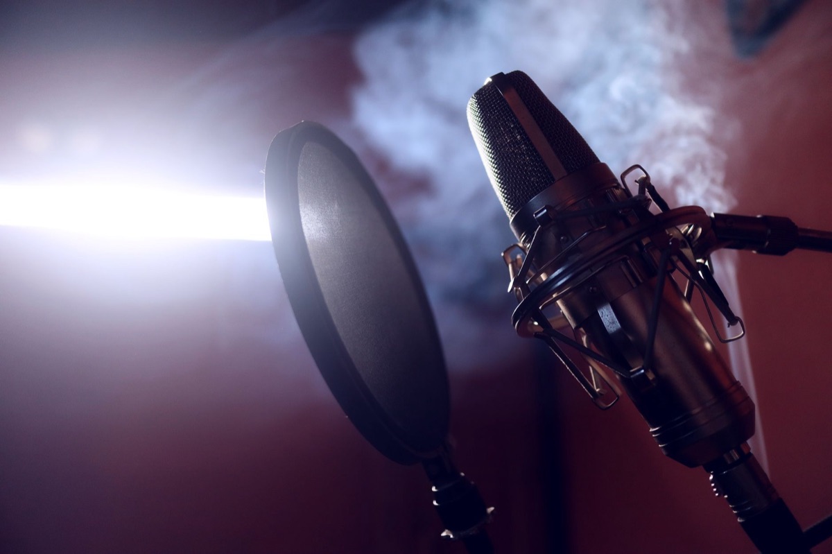 Professionelles Studio-Mikrofon für Musikproduktion