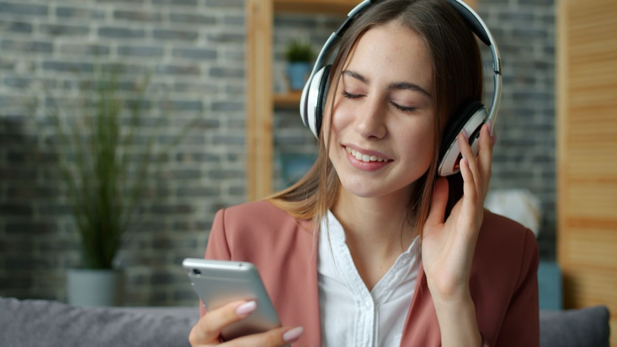 Interfaz de reproducción de música en un smartphone